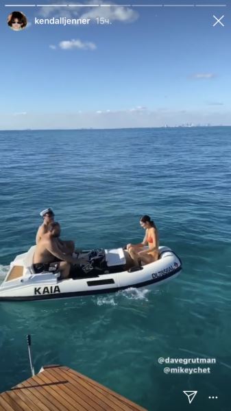 Кендалл Дженнер и Белла Хадид в Майами. Рассказываем, как проходит их отдых