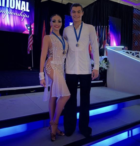 Успех: Тоня Худякова стала чемпионкой мира по бальным танцам