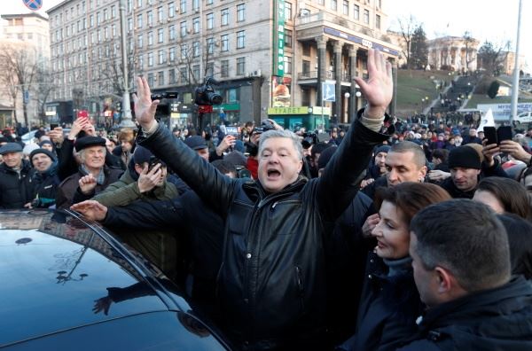 <br />
Порошенко на «майдане» обозначил требования к Зеленскому и участникам встречи в Париже<br />
