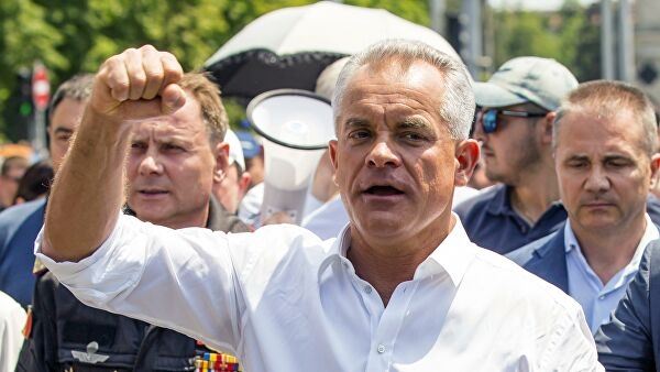 <br />
В Молдавии заявили, что беглый олигарх Плахотнюк просит политического убежища на Украине<br />
