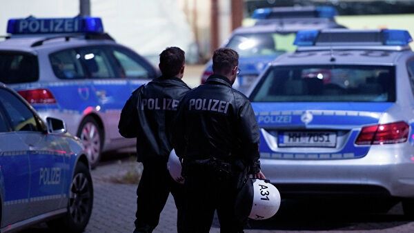 <br />
Подростки из семей мигрантов в Германии убили пожарного<br />
